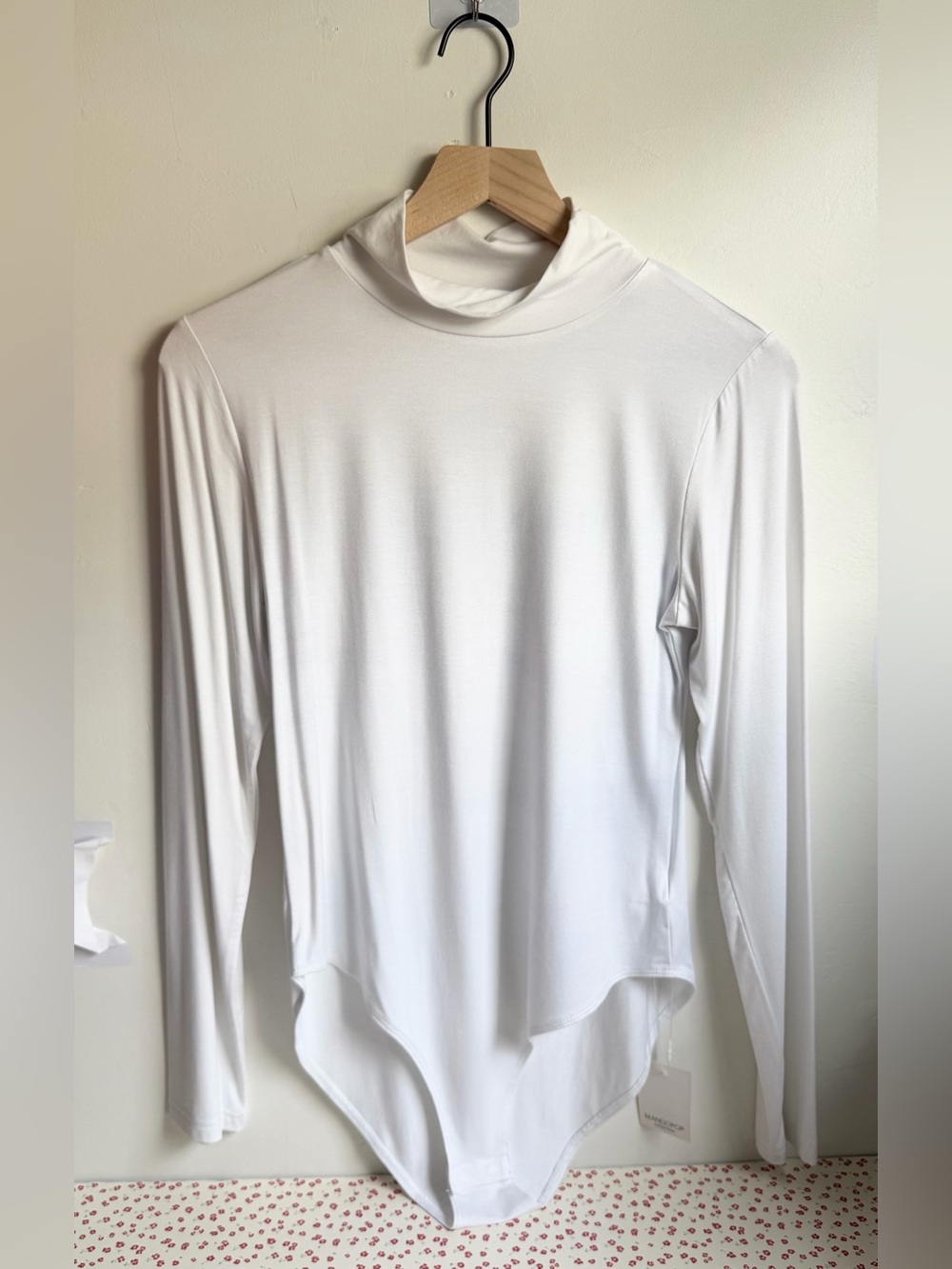 mangopop White Long-Sleeve Turtleneck Top (Size L)